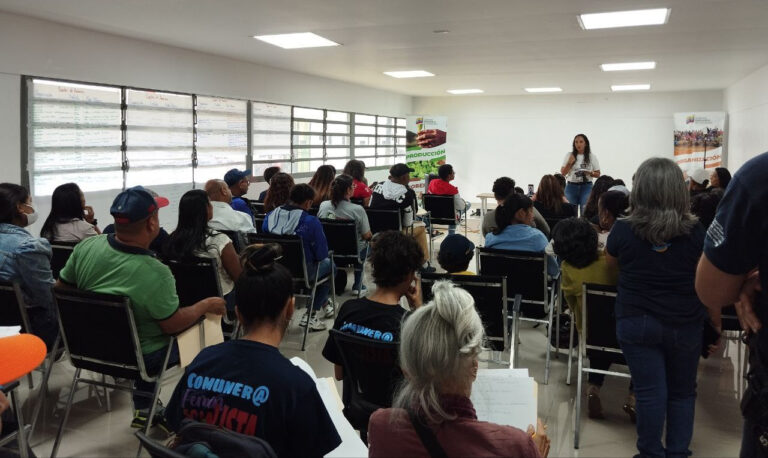 Realizan en Caracas encuentro estadal «Comunas en Red Digital»