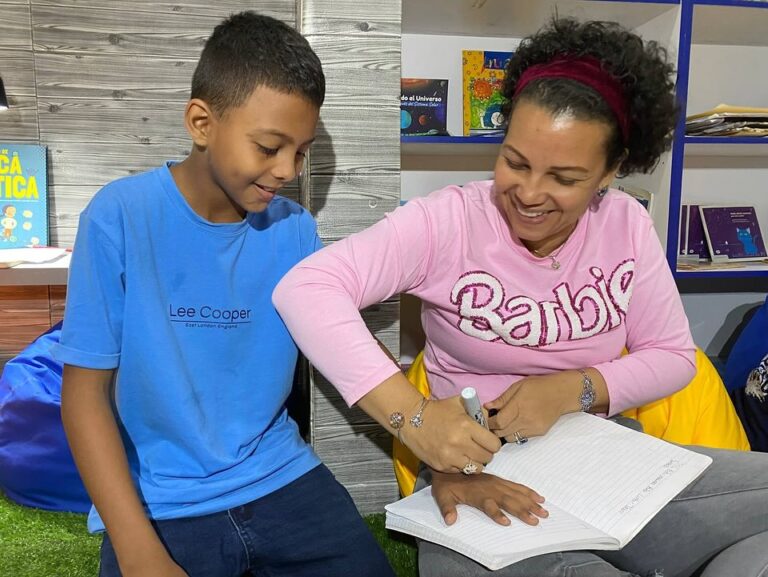 Estudiantes de La Guaira disfrutan de Aventuras Literarias en Centro Didáctico para la Enseñanza de las Ciencias