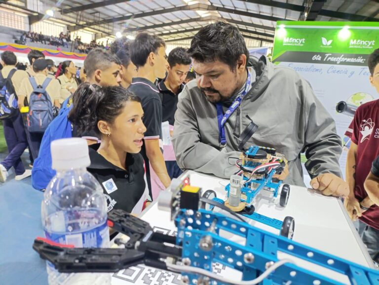 Inaugurada Expoferia de Oportunidades de Estudio 2025 en Carabobo