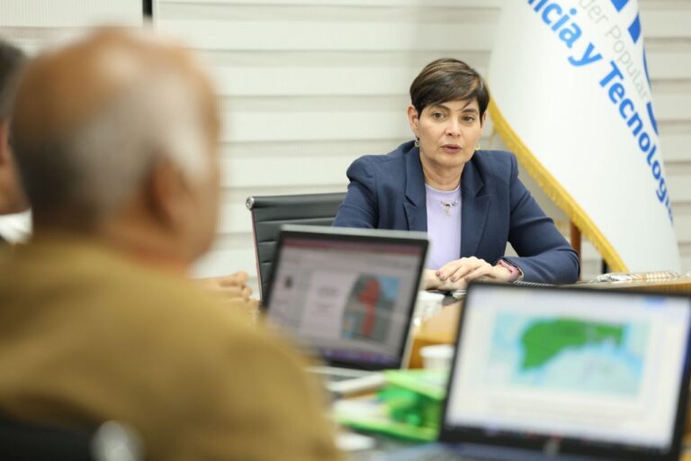 Mincyt fortalece agenda científica y tecnológica con la Armada Bolivariana