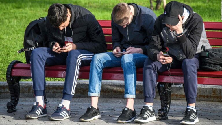 Informe demuestra la grave situación de la salud mental de los jóvenes