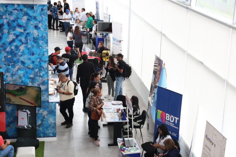 Actores del sistema productivo nacional y de ciencia y tecnología se reúnen en Miranda