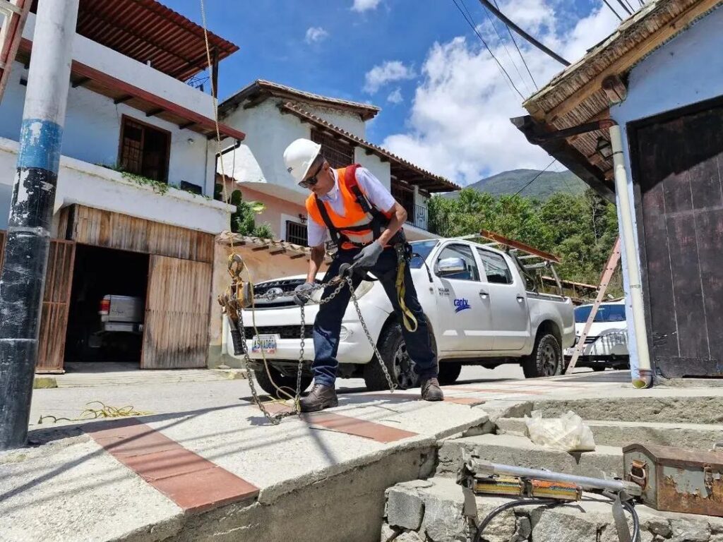 3Fuerza Azul recupero servicios de telecomunicaciones en Cacute estado Merida