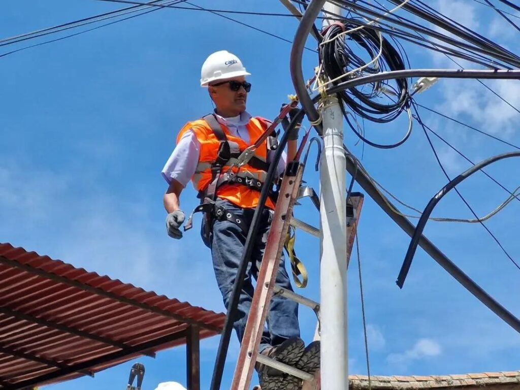 4Fuerza Azul recupero servicios de telecomunicaciones en Cacute estado Merida