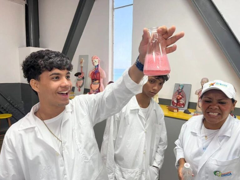 La Guaira | Estudiantes de bachillerato disfrutan de la Ruta Científica Educativa