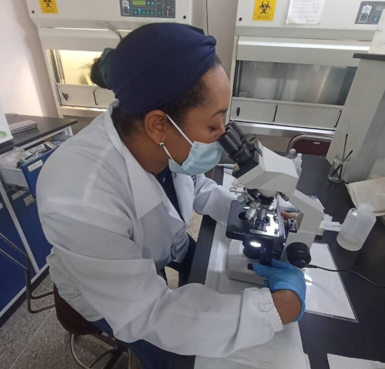 Investigadores de Fundación Inzit avanzan en proyecto para control de enfermedades en cultivos