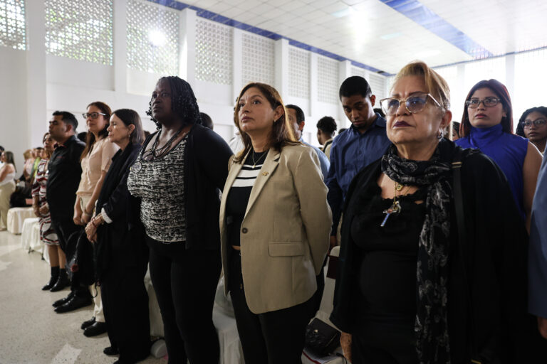 Complejo Educativo Gran Colombia gradúa más de 180 técnicos en Ciencia y Tecnología