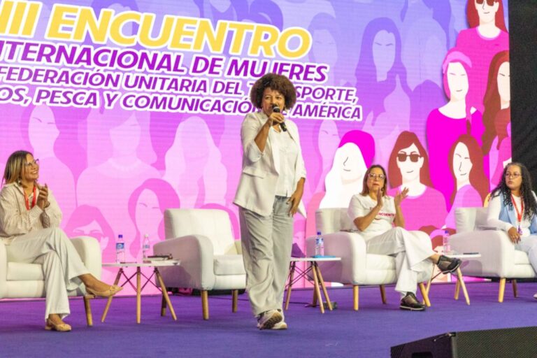 Científicas disertan sobre uso de las tecnologías para la liberación y la soberanía en III Encuentro de Mujeres de la FUTAC