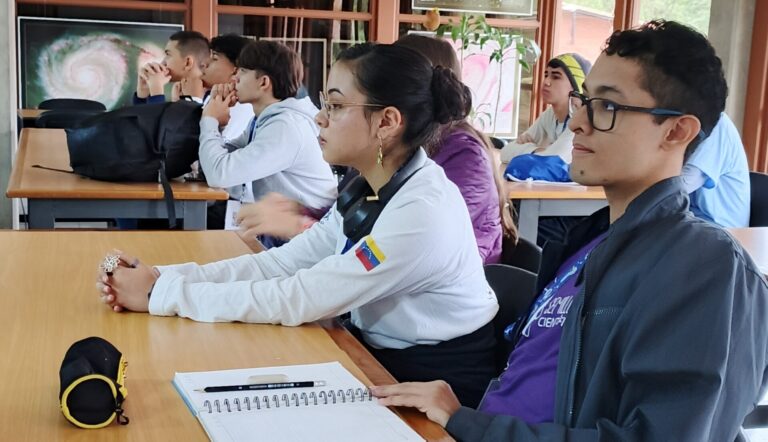 Jóvenes con mejores promedios de las Olimpiadas Venezolanas de Astronomía cumplen segunda jornada de preparación en Mérida