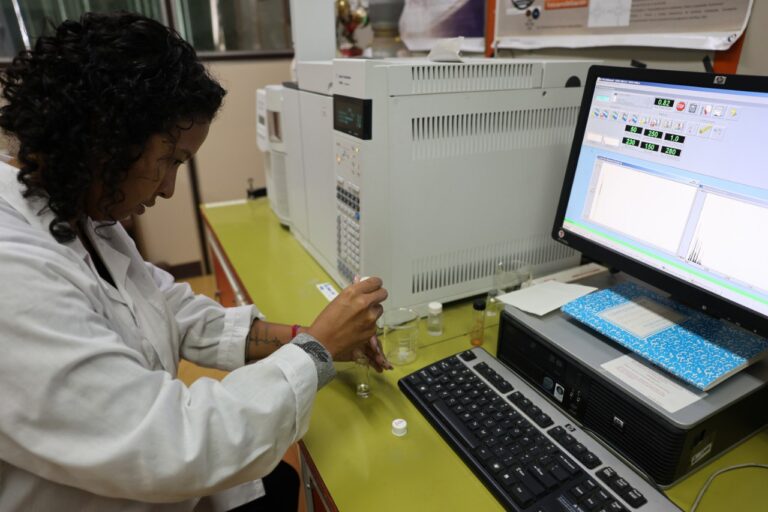 Molécula para combinar tratamiento de quimioterapia y radioterapia. Álvaro Álvarez Aular