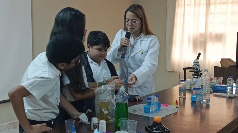 Bolívar | Jóvenes exploran el mundo de las ciencias