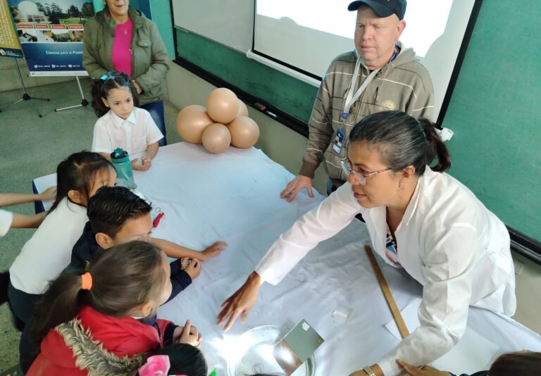 Estudiantes de Mérida socializaron proyectos pedagógicos a través de abordaje científico tecnológico
