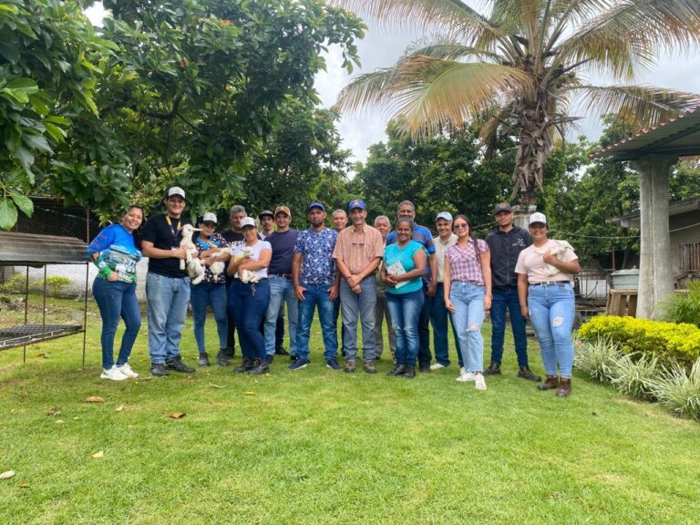 Fundación Ciepe y productores caprinos de Urachiche intercambian saberes en jornada de formación