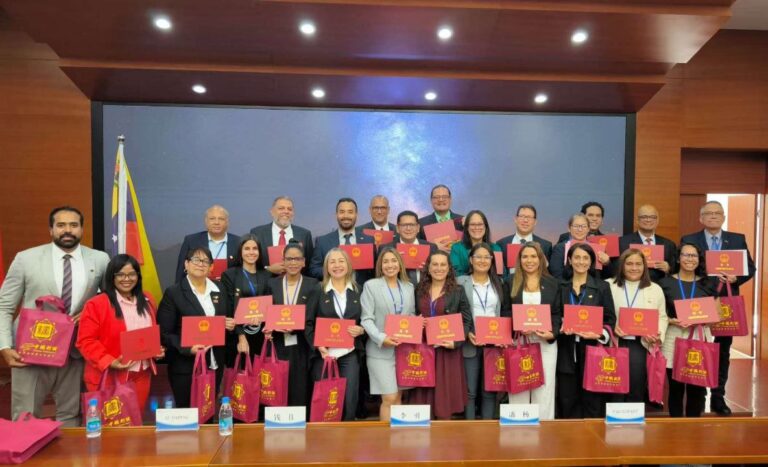 Científicos e investigadores venezolanos culminan con éxito participación Seminario Internacional de Innovación Tecnológica en China