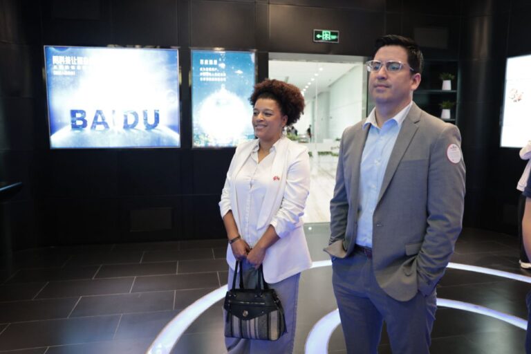 Delegación venezolana visita instalaciones de la empresa Baidu en China