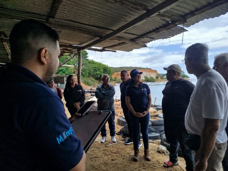Mincyt evalúa proyectos productivos de la Red Científica y Tecnológica Acuícola en Sucre