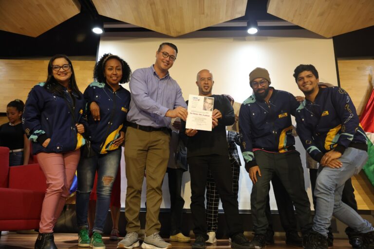 Mincyt recibe reconocimiento del Movimiento Periodismo Necesario