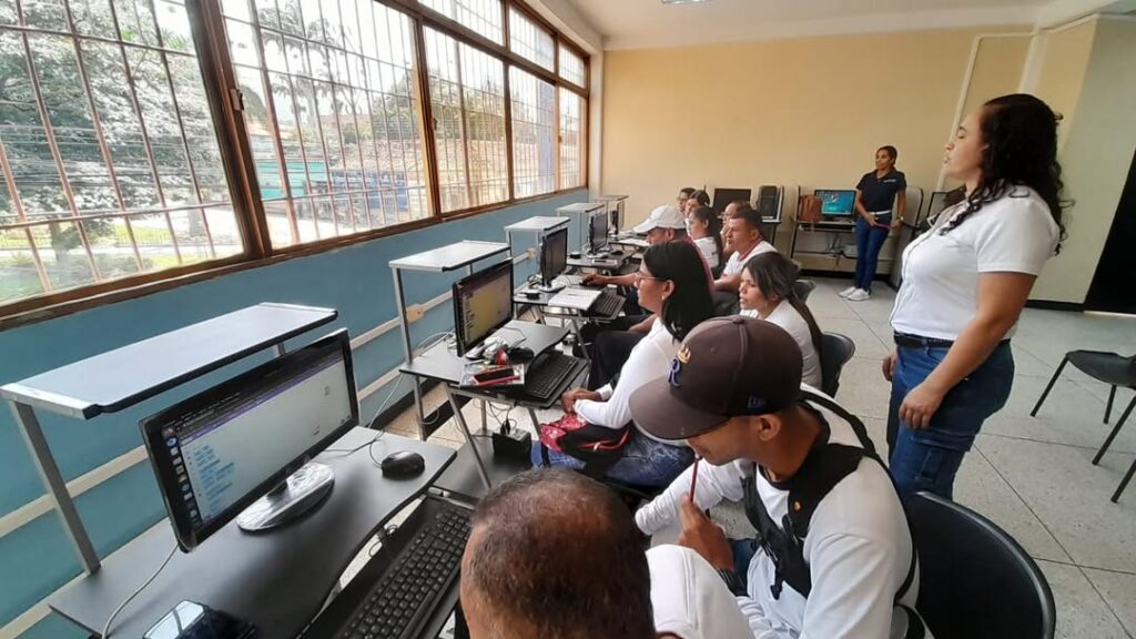 🚀✨ ¡YARACYUY FORMA A LOS DOCENTES DEL FUTURO! ✨👩🏫👨🏫Durante junio y julio 2025, 152 docentes