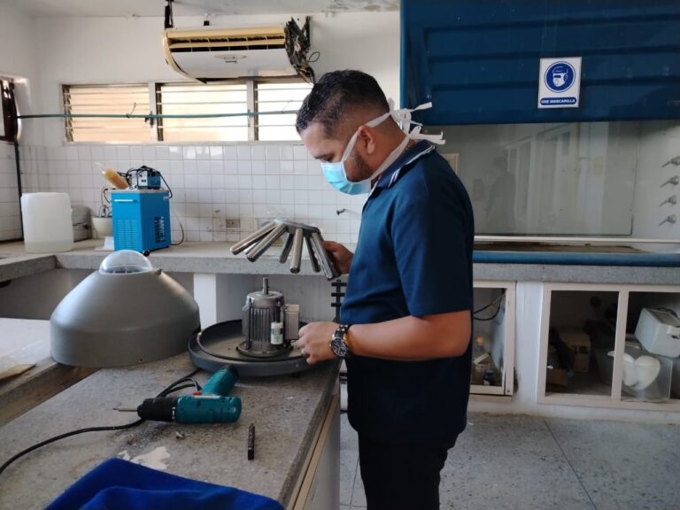Falcón | Cayapa Heroica realiza mantenimiento a equipos del Centro de Investigaciones Tecnológicas de la Unefm