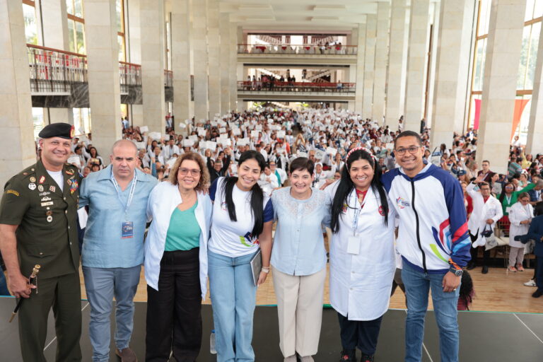 Ministra Gabriela Jiménez Ramírez resalta importancia de la ética para el ejercicio de la medicina