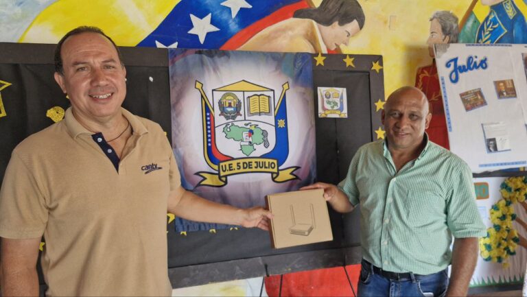 Aba Ultra conecta a instituciones educativas de Tronconal(3)