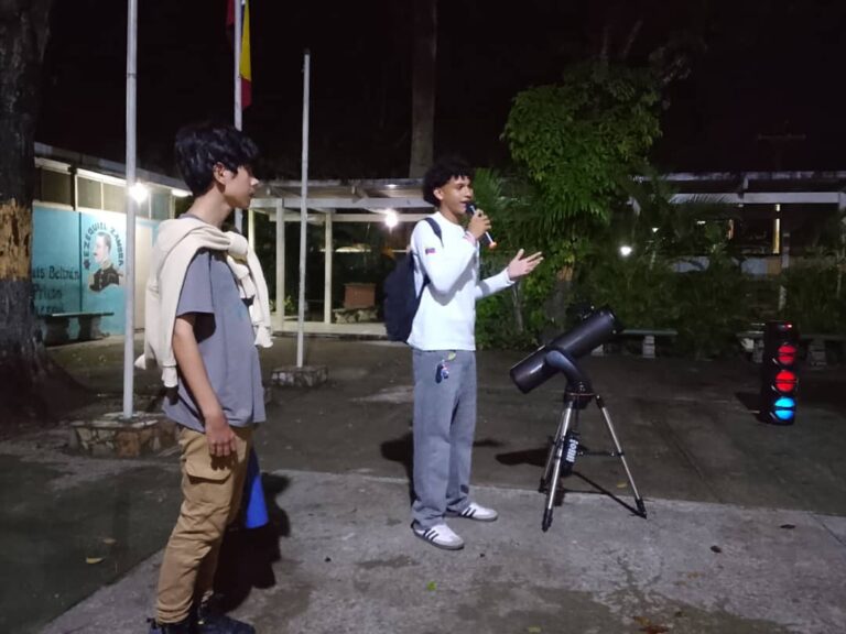 Carabobo | Plan Vacacional de Ciencia promueve interés por la astronomía y uso del telescopio