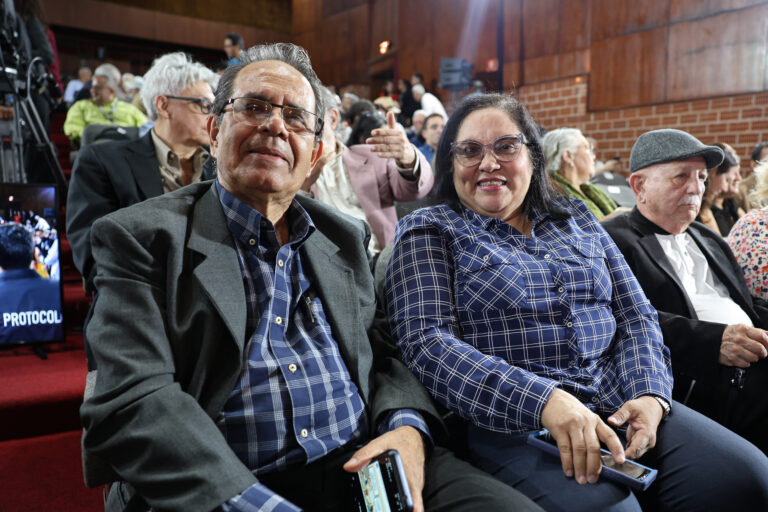 Otorgan Premio Internacional de Novela Rómulo Gallegos a escritor argentino Vicente Battista