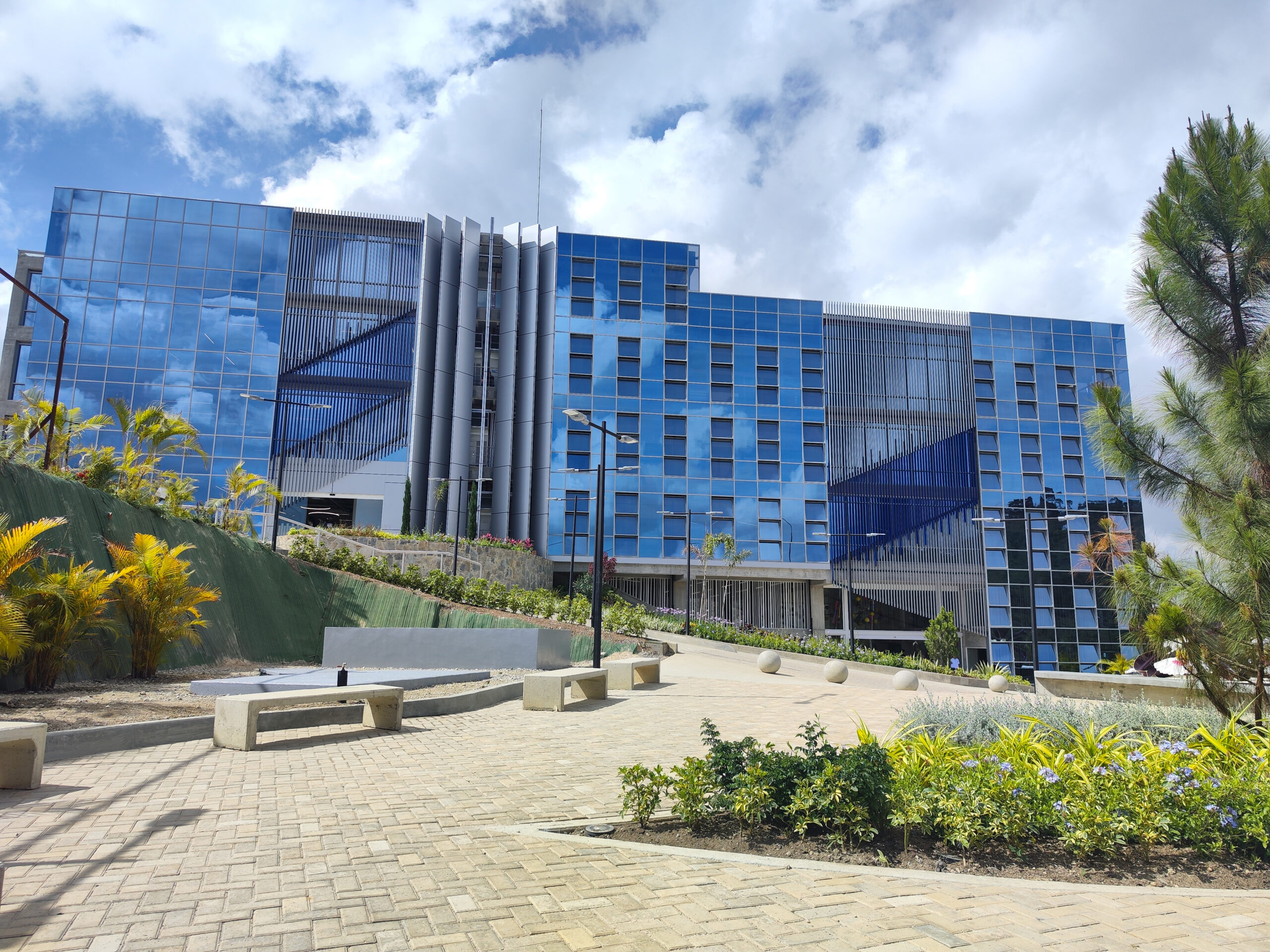 Universidad Nacional de las Ciencias rechaza la grotesca agresión contra el presidente Maduro