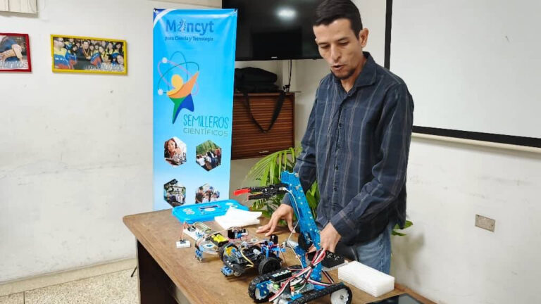 Mincyt capacita a docentes de Aragua en principios y conceptos de la ciencia y la robótica