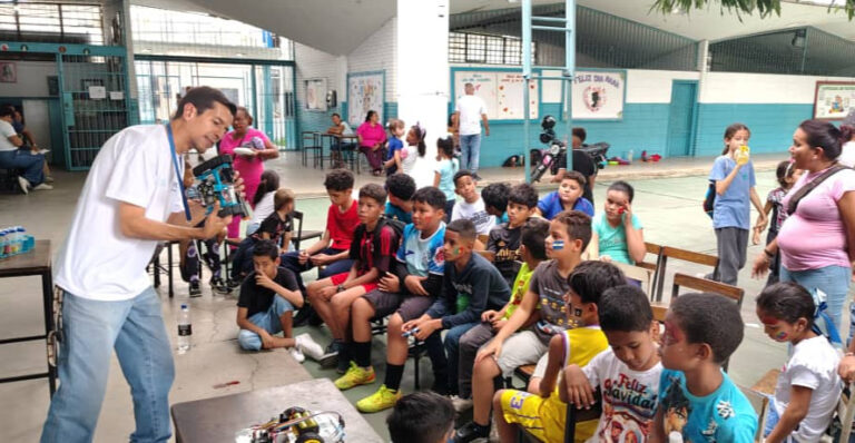 Caravana de la ciencia y robótica creativa elevan aprendizaje de jóvenes aragüeños