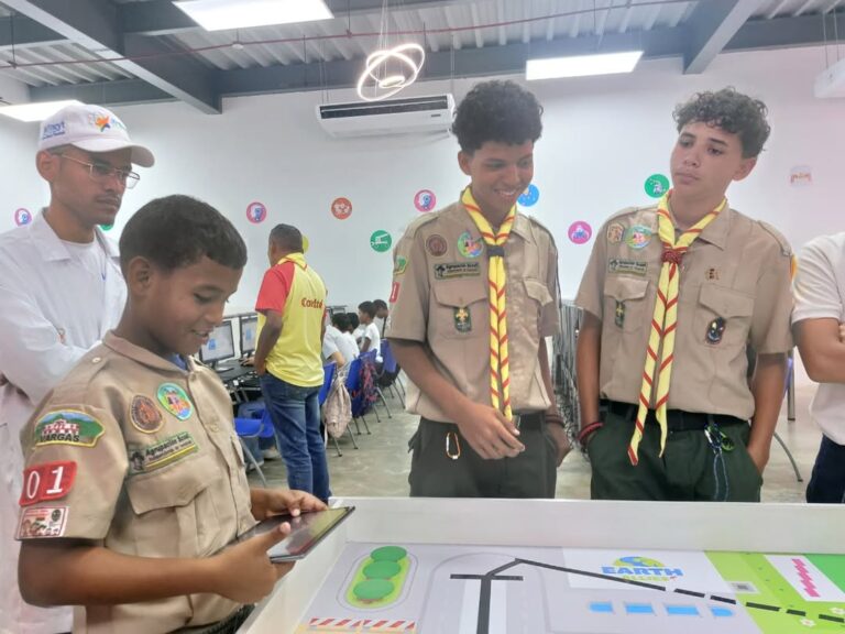 Jóvenes de La Guaira viven aventura científica con visita al Centro Didáctico para la Enseñanza de las Ciencias