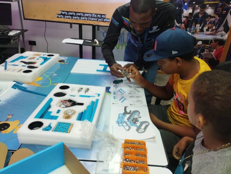 Las Maravillas de la Tecnología llega a Miranda para acercar a los niños al mundo de la robótica educativa