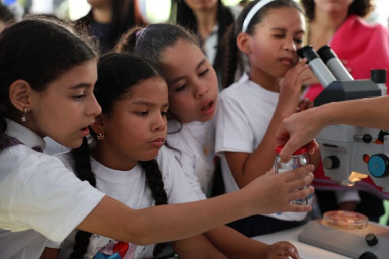 Mincyt ofrecerá taller sobre microscopía dirigido a niños y niñas de Aragua