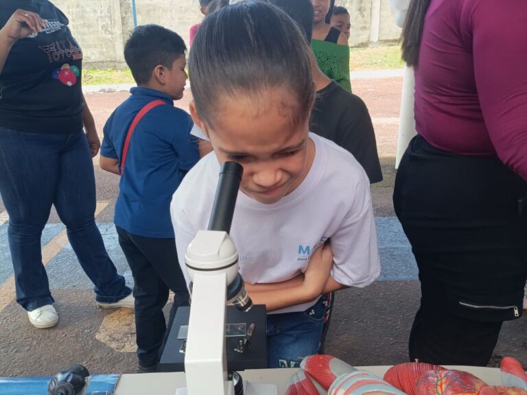 Gobierno Bolivariano realiza Mega Socialización de la Ciencia en Amazonas