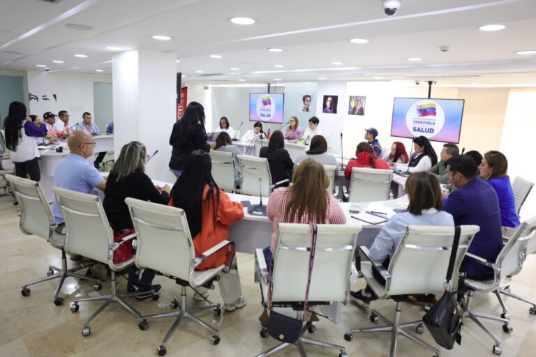 Gobierno Bolivariano refuerza planes de salud y control de vectores con apoyo científico y tecnológico