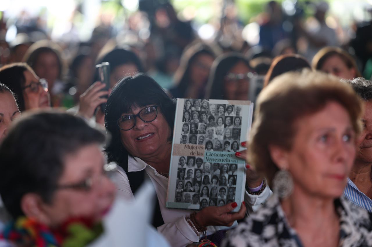 Mincyt presenta libro “Mujeres de las Ciencias en Venezuela”