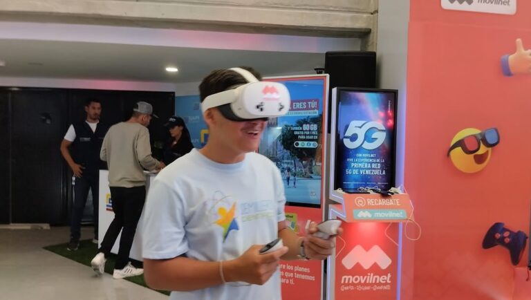 📢 ¡Semillero Científico de Caracas presente en la Feria Científica de la UVH! 🚀🔬Este miércole (3)