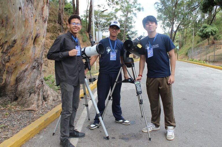 Fundacite Caracas impulsa el conocimiento astronómico en jóvenes estudiantes