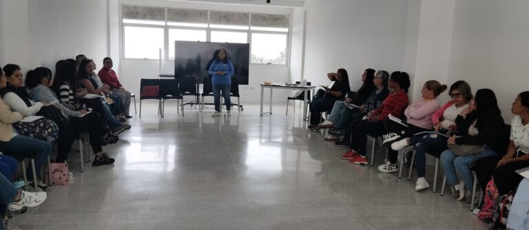 Maestras del C.E.I.A. Beatriz de Roche reciben charla del Consejo de Protección del Niño, Niña y Adolescente