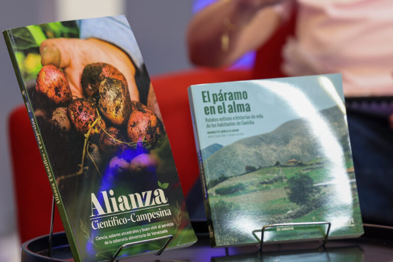 Ministra Gabriela Jiménez Ramírez Librería Mediática