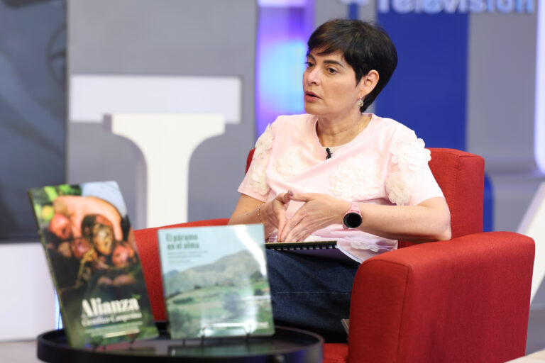 Ministra Gabriela Jiménez Ramírez La Librería Mediática