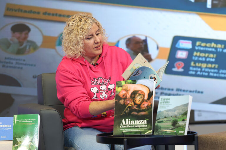 Ministra Gabriela Jiménez Ramírez Librería Mediática