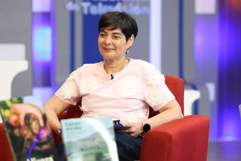Ministra Gabriela Jiménez Ramírez Librería Mediática