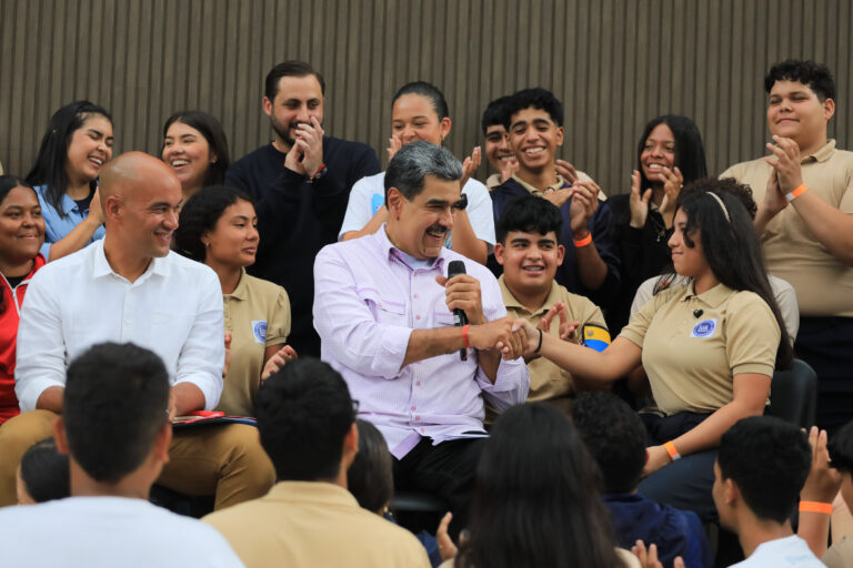 Presidente Maduro dió inicio al periodo escolar 2025-2026