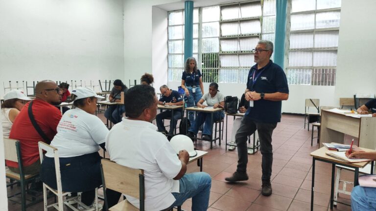 Comunidades caraqueñas avanzan en articulación con Cantv para expandir Aba Ultra