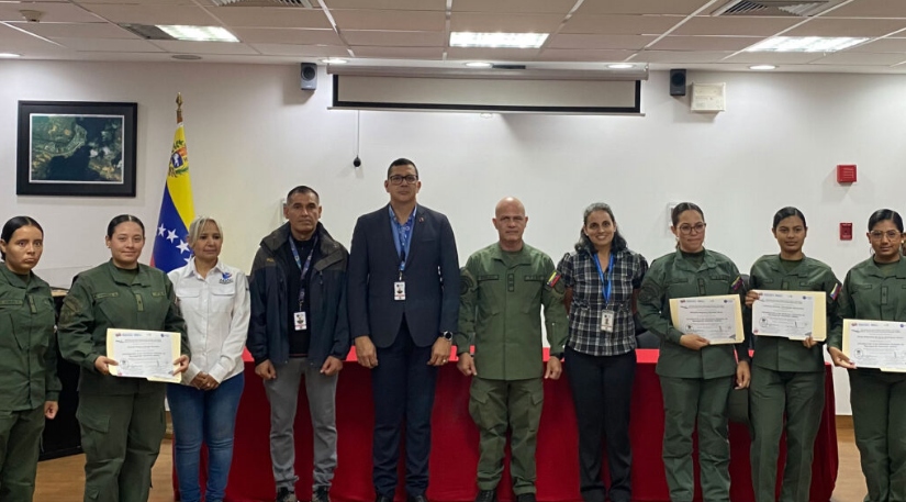 Oficiales de la Aviación Militar Bolivariana se capacitan en Sistemas Globales de Navegación Satelital y Linux