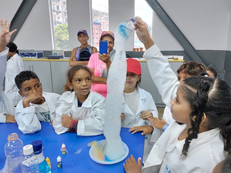 ¡A casa llena! Hoy nos visitaron los niños y niñas de las parroquias Carayaca, Caruao, Maiquetía(3)
