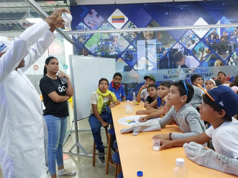 ¡A casa llena! Hoy nos visitaron los niños y niñas de las parroquias Carayaca, Caruao, Maiquetía(4)