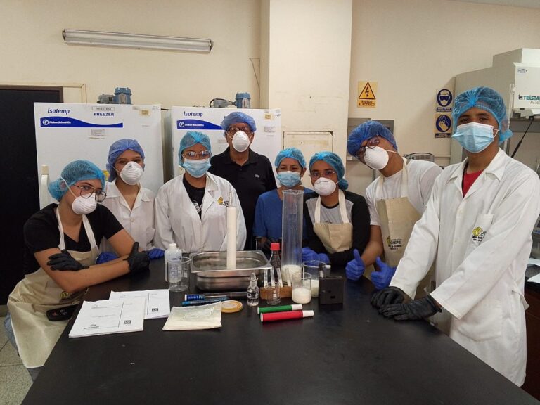 Estudiantes de medicina veterinaria de Lara se capacitan en manejo adecuado de la leche