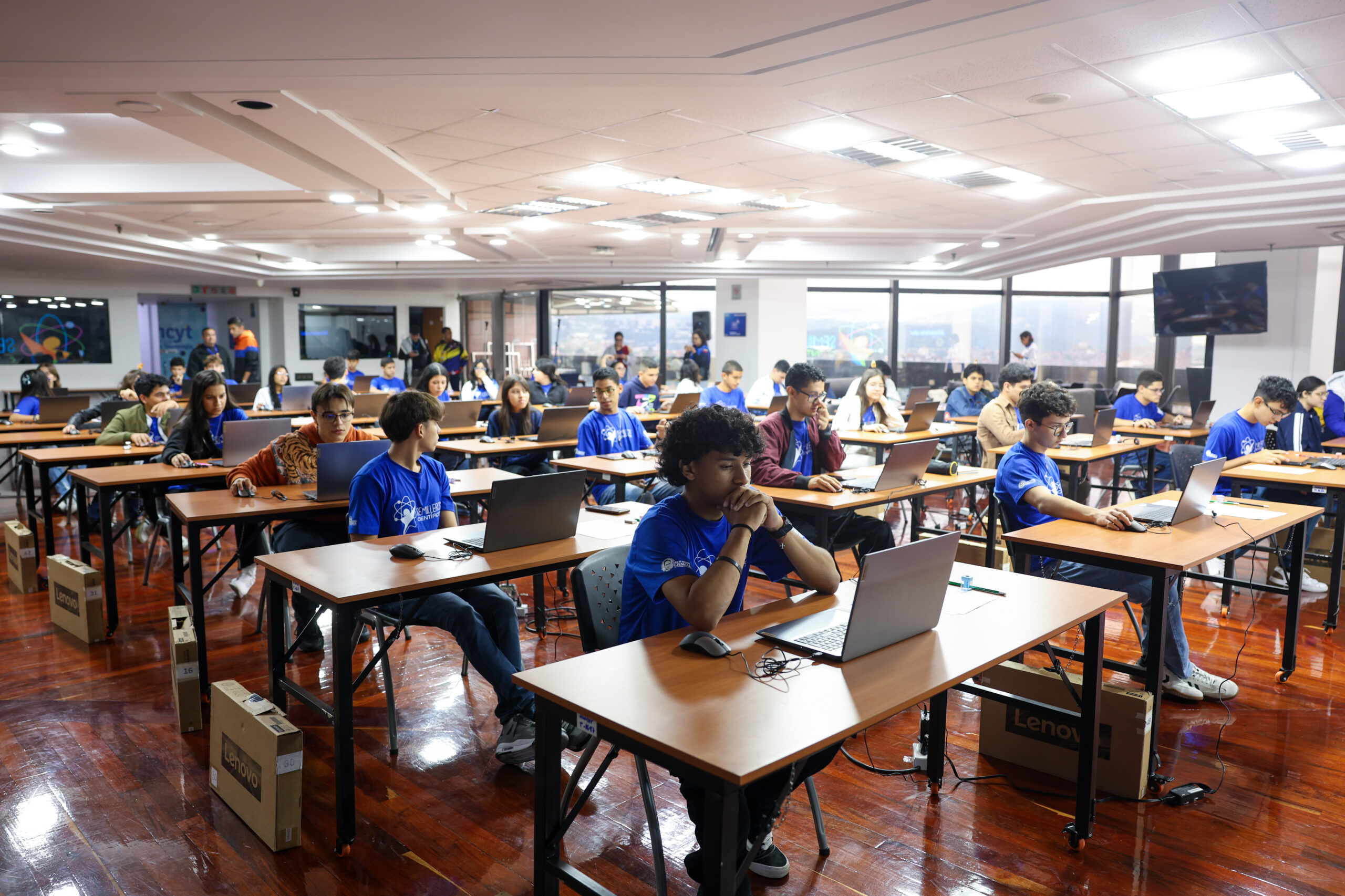 Jóvenes venezolanos celebran su primera participación en la Olimpiada Mundial de Jóvenes Físicos 2025